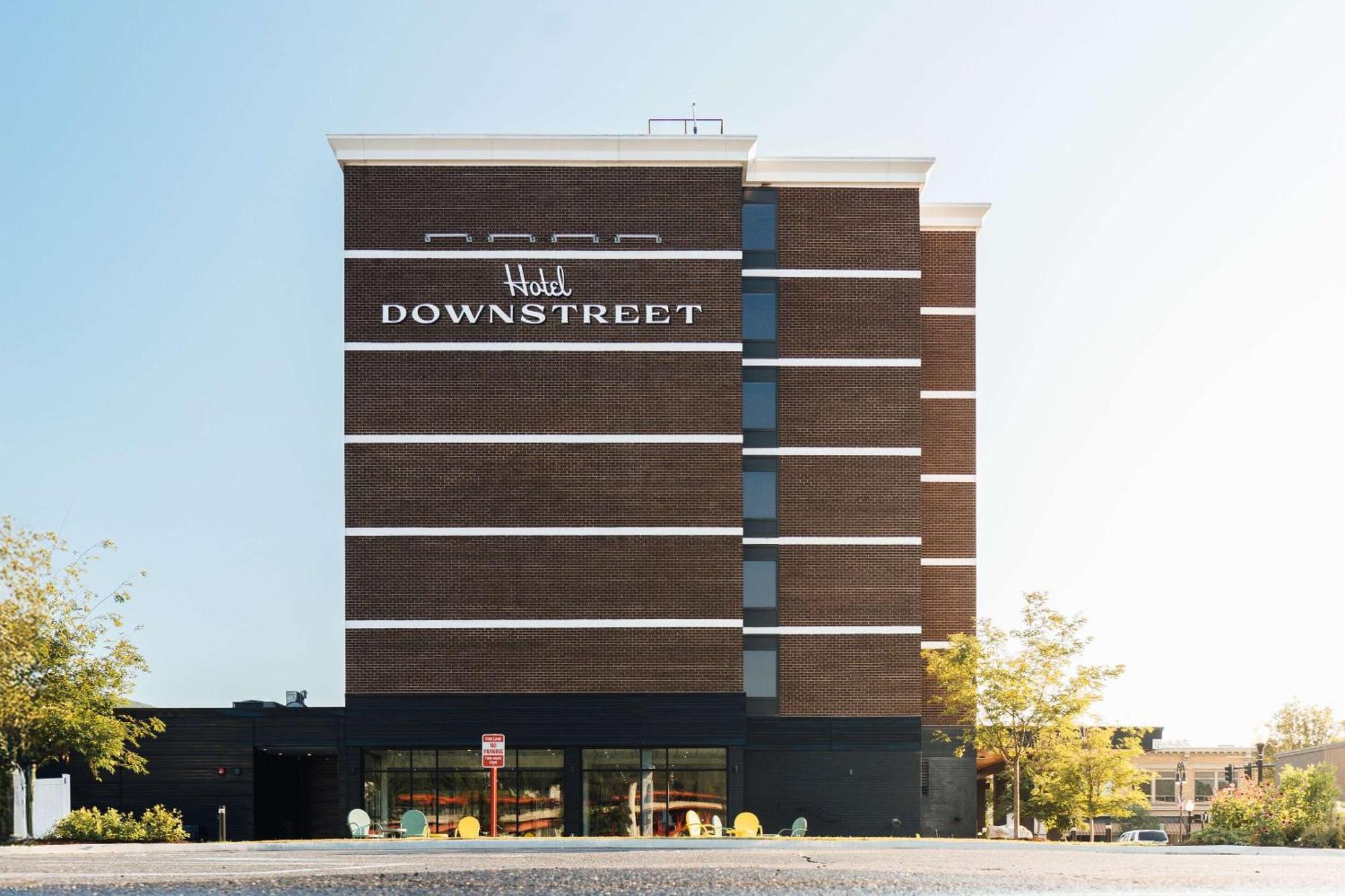 Hotel Downstreet, Ascend Hotel Collection Норт-Адамс Екстер'єр фото